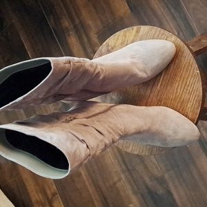 NINE WEST SEUDE BOOTS SIZE 8